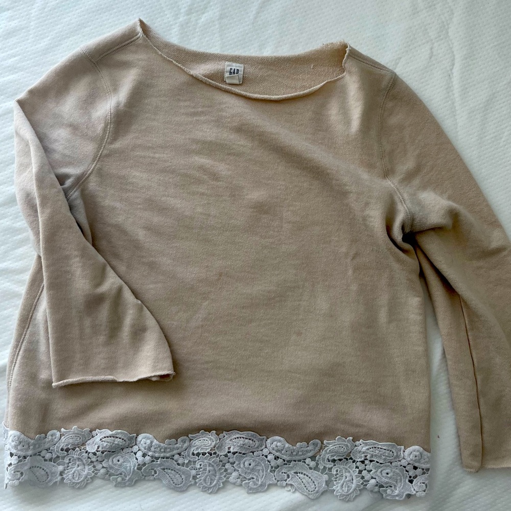 Quarter-Sleeve Cream colored shirt